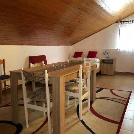 Apartment Toth Sukošan