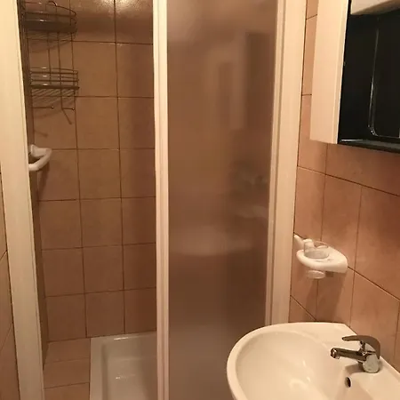 Apartment Toth Sukošan