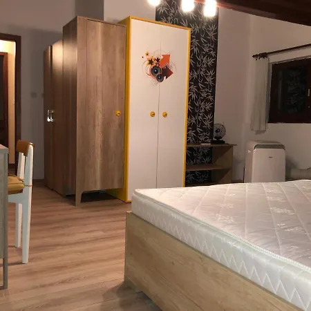 Apartment Toth Sukošan