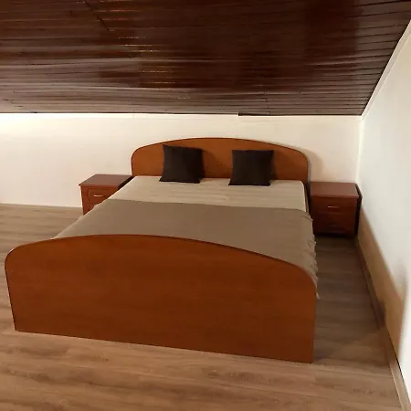 Toth Apartment