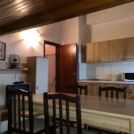 Apartment Toth *